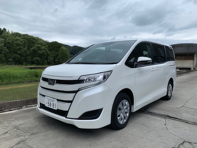 ノア セーフティセンシング付き 8人乗り