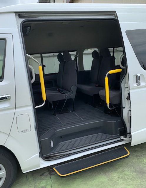 10人乗りグランドキャビンドア